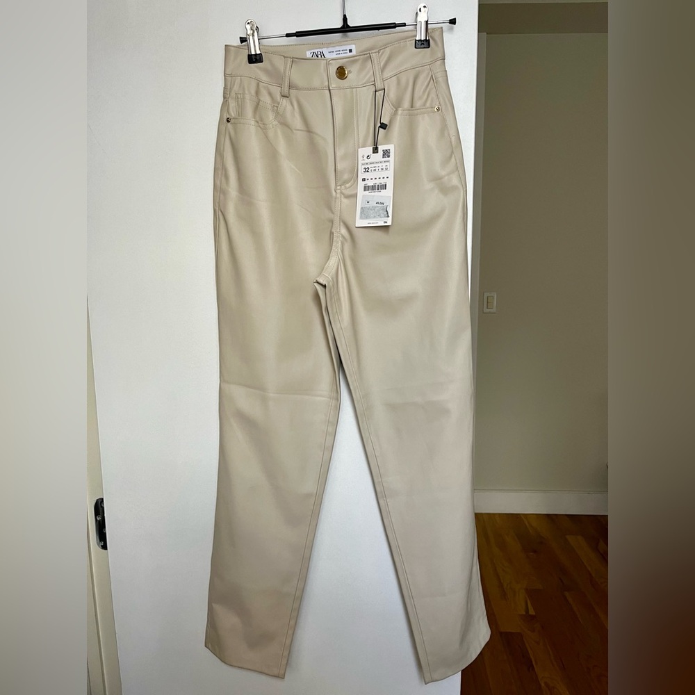 Zara NWT Faux Leather High Rise Mom Fit Pants in Ecru Size 0